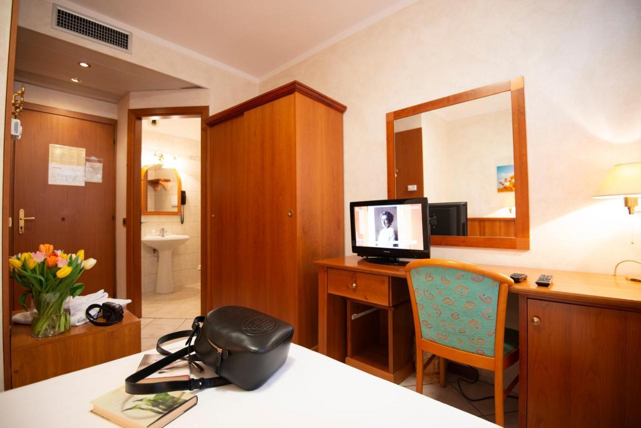 Hotel Corte Regina Sirmione Ngoại thất bức ảnh